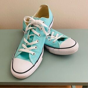 Converse Mint Green / Pale Teal low tops, Women’s 10 / Men’s 8